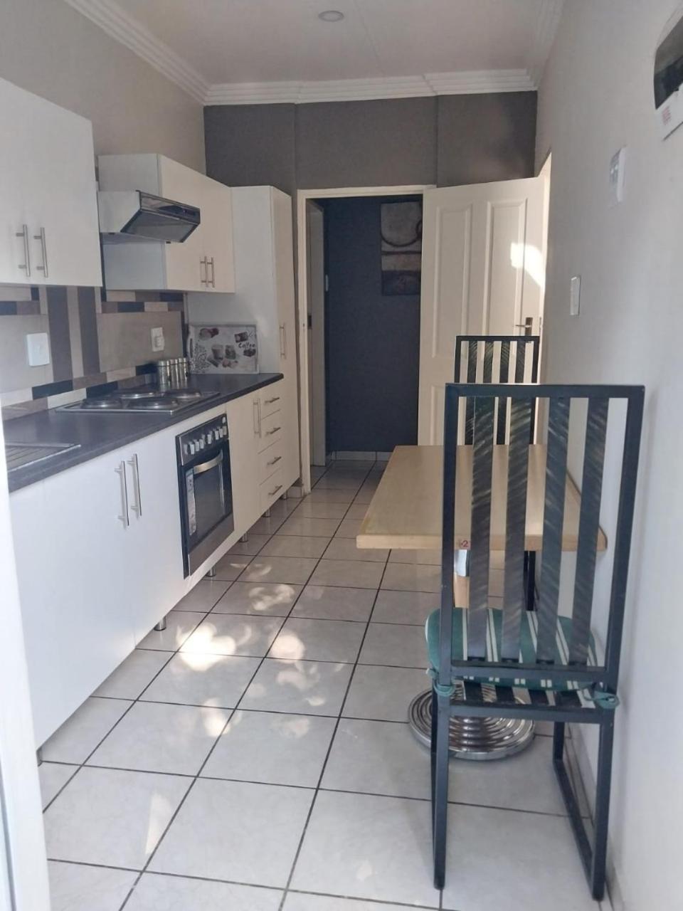 The Elephant Room At Frederick'S Place Pretoria-Noord Extérieur photo