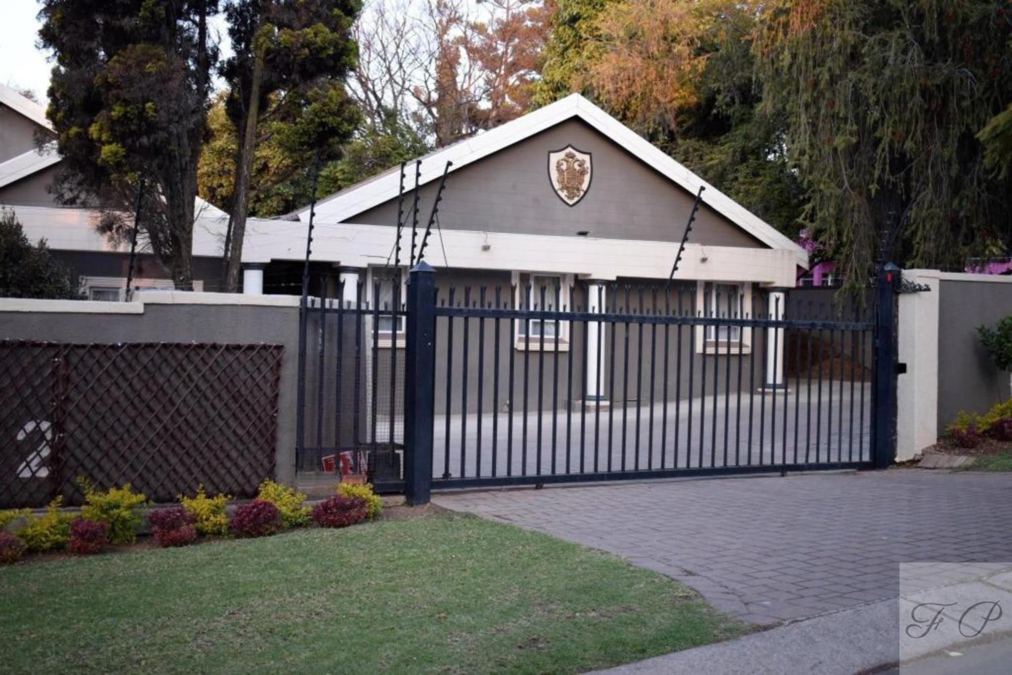 The Elephant Room At Frederick'S Place Pretoria-Noord Extérieur photo